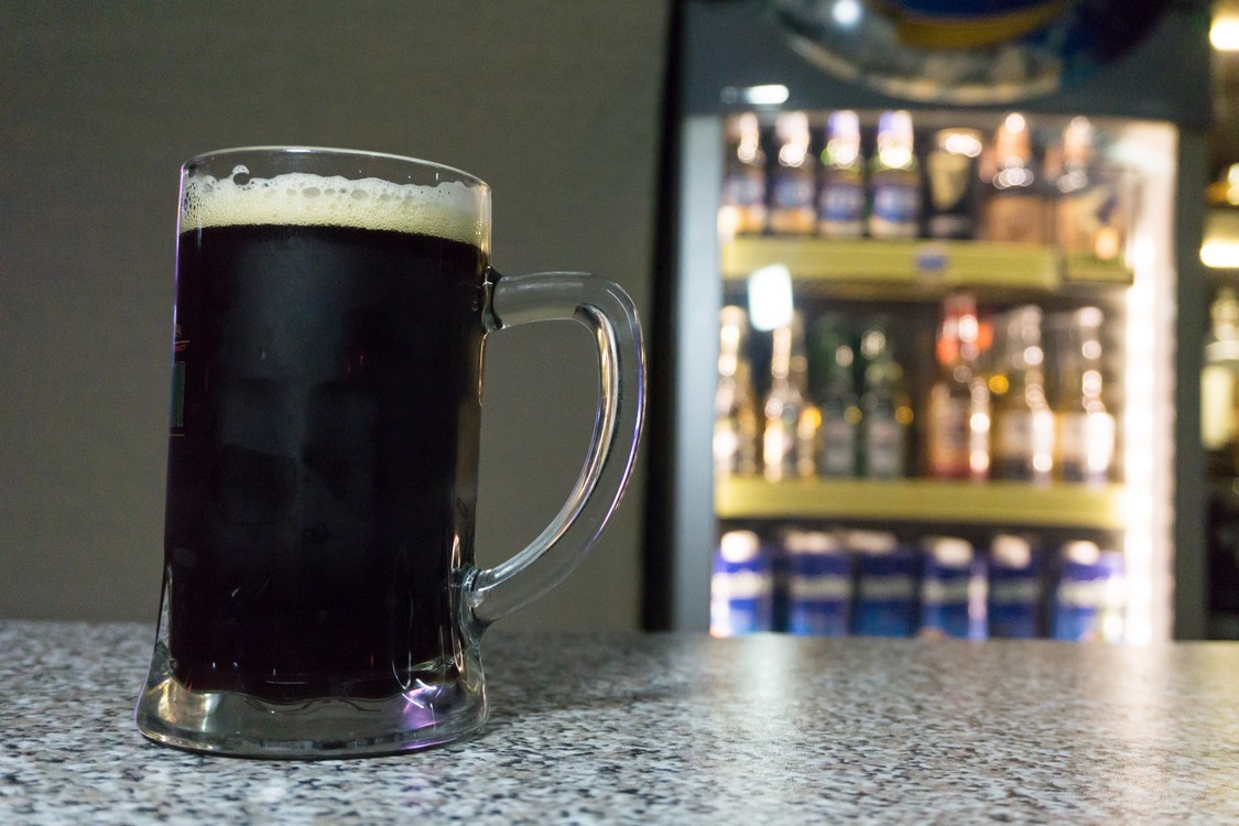 Le frigo bar 3 portes : le stockage idéal pour vos boissons