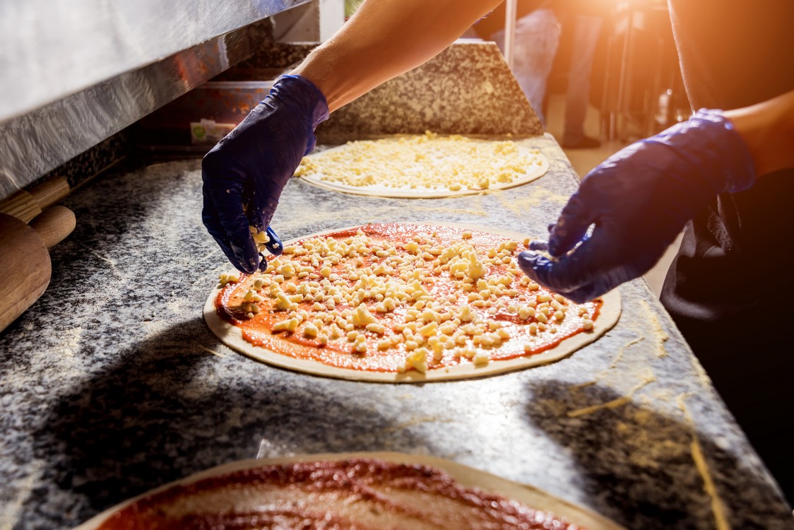 table-refrigeree-a-pizza