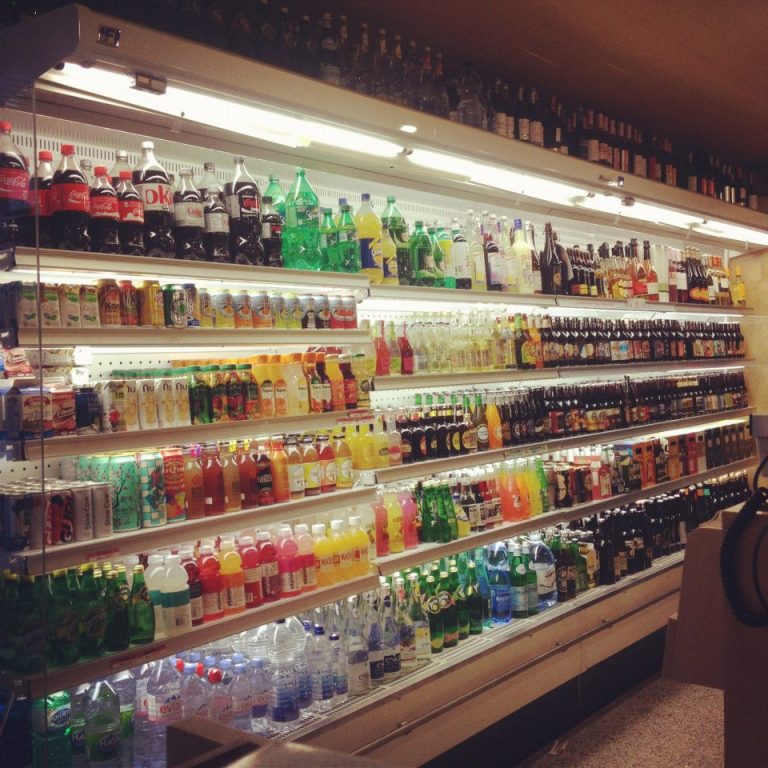 Quel-frigo-mural-magasin-Ice-shop