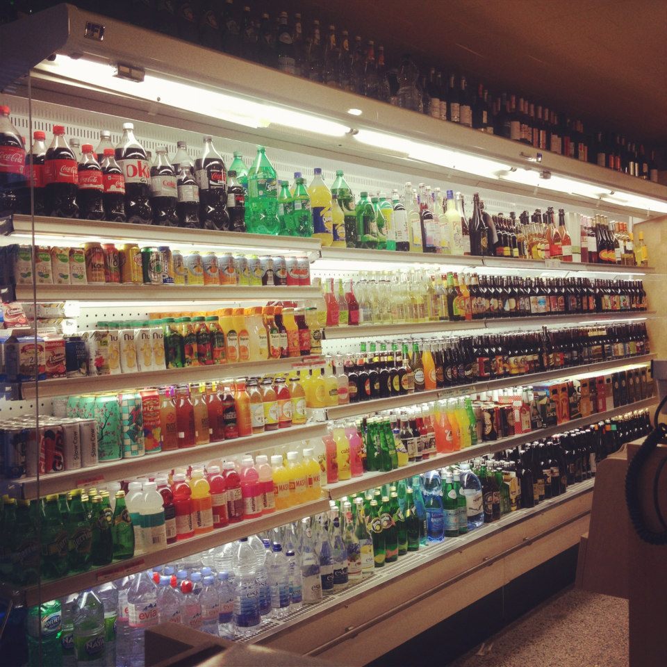 Quel-frigo-mural-magasin-Ice-shop
