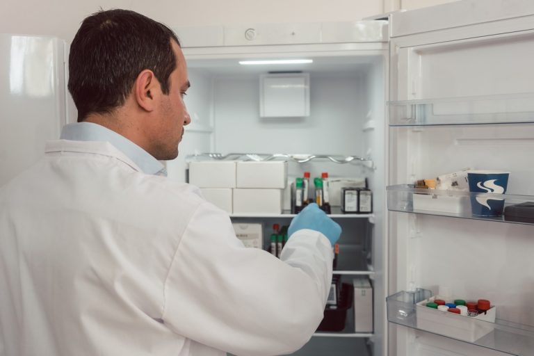 Frigo médical